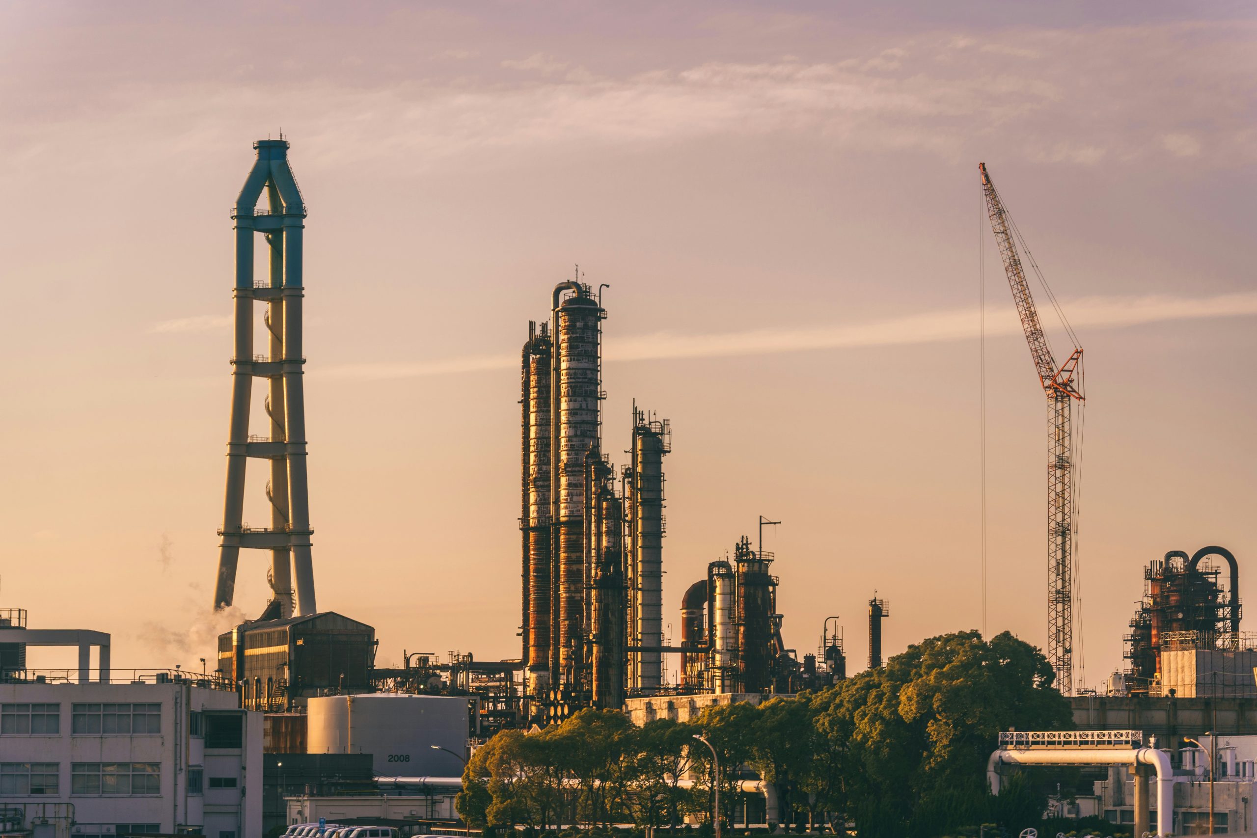 Navigating Strict Safety Regulations in Oil and Gas Bulk Logistics 
